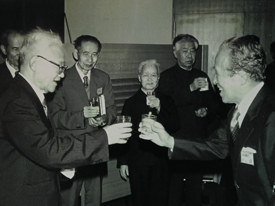 中國作家代表團在歡迎酒會上.jpg