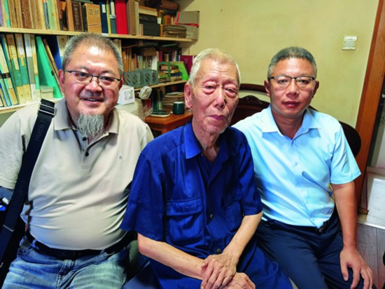 9采訪結(jié)束后，韓寶林、齊惠敏與筆者留影.jpg